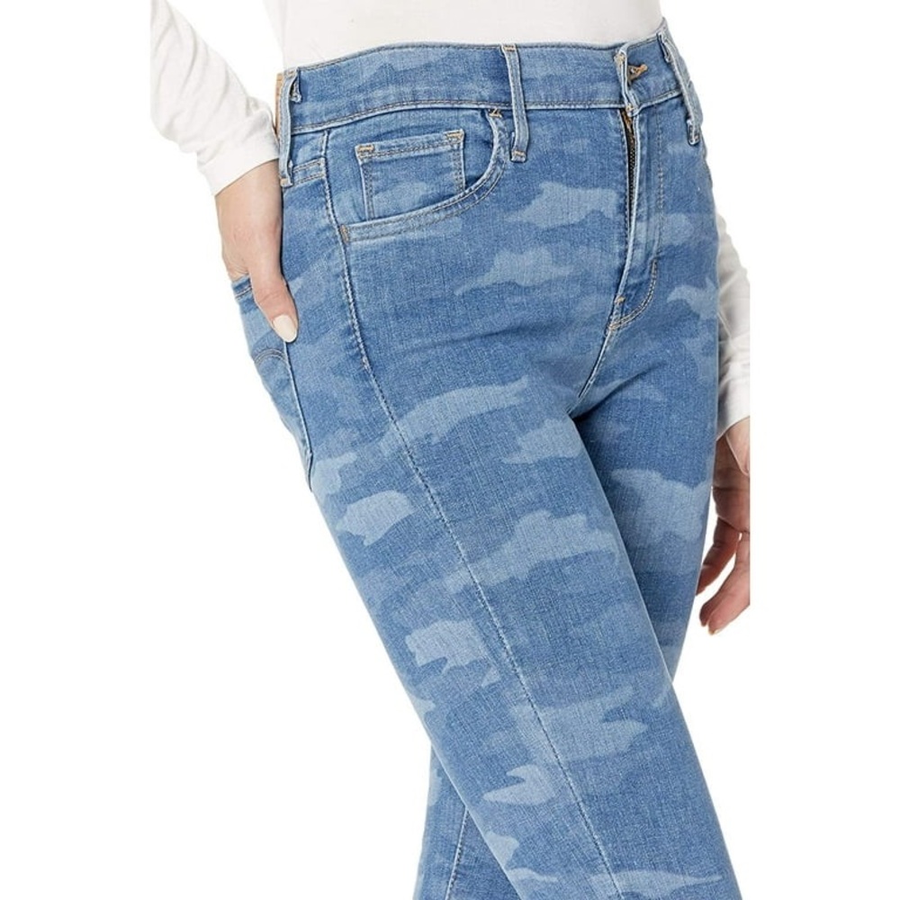 Levi's Women's 720 High Rise Super Skinny Jeans Pants Quebec Camo 34 US
